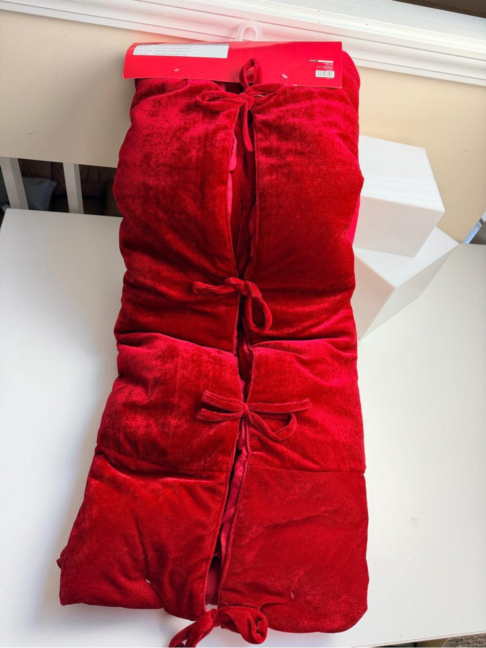 At Home 72 inch Oversized Red Velvet Tree Skirt NWT Holiday Christmas - Picture 3 of 8